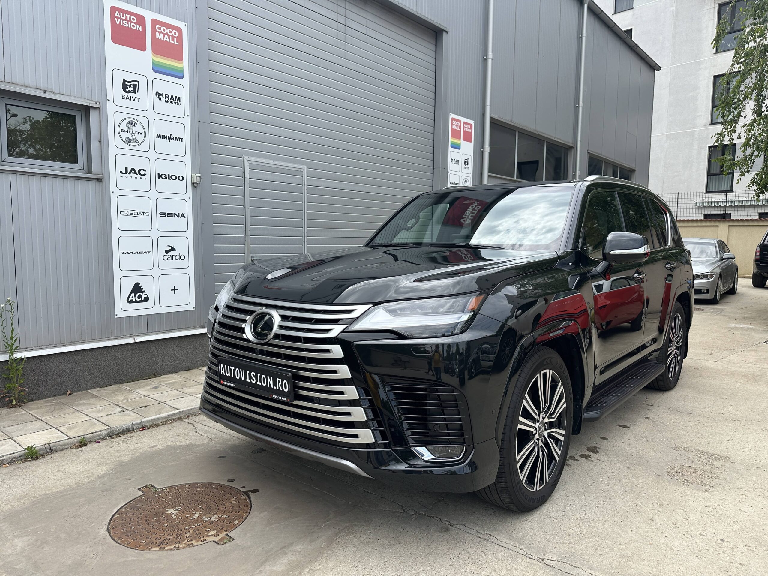 Lexus_LX700h_autovision_01