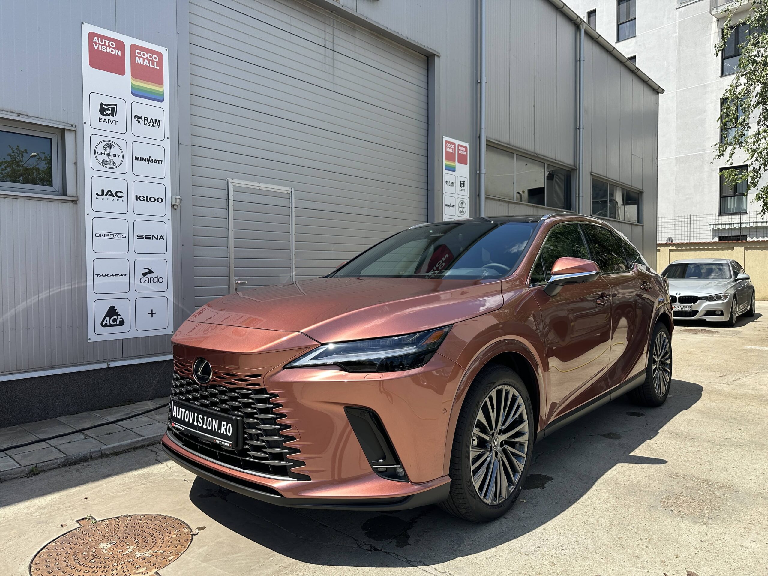 Lexus_RX450h+_autovision_02